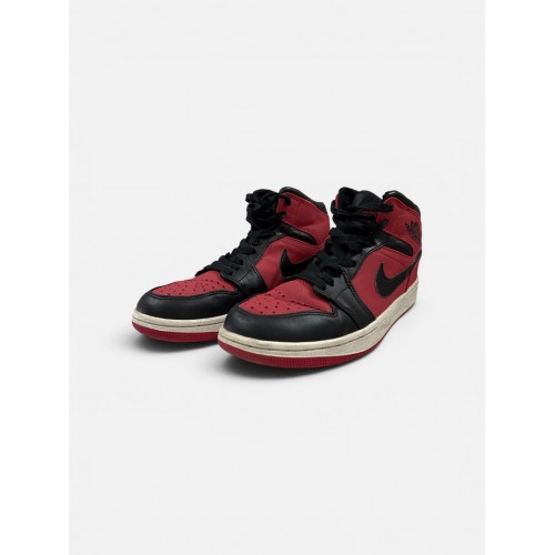 Air Jordan 1 High “Bred”